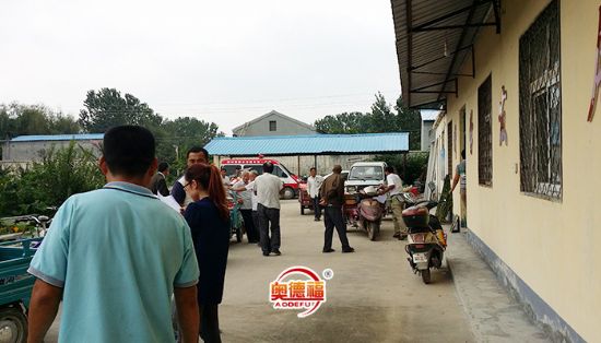 點擊查看詳細信息<br>標題：三農(nóng)合作社分紅現(xiàn)場 閱讀次數(shù)：8395